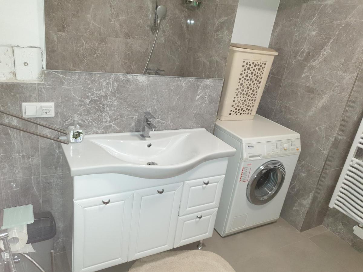 Sehr Grosse 5 Zimmer Wohnung Mit Garten Und Terasse Wiesbaden Exterior foto